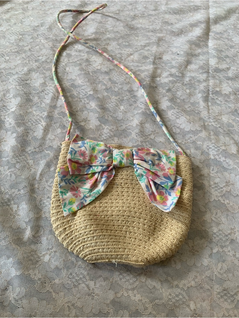 Straw Crossbody Bag with Floral Bow - Beige girls' woven straw crossbody purse